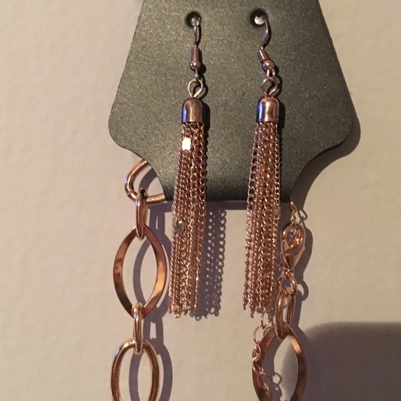 Amazing Gold Chain & Tassel Set Earrings Necklace - Picture 2 of 2